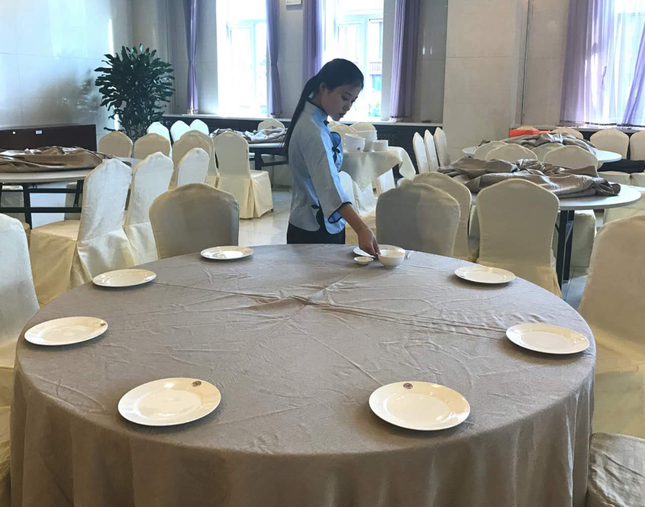 中餐宴会摆台
