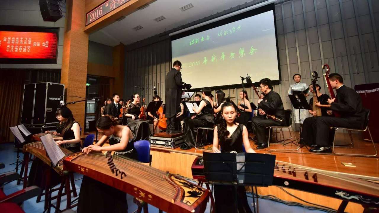 大学生艺术团器乐队