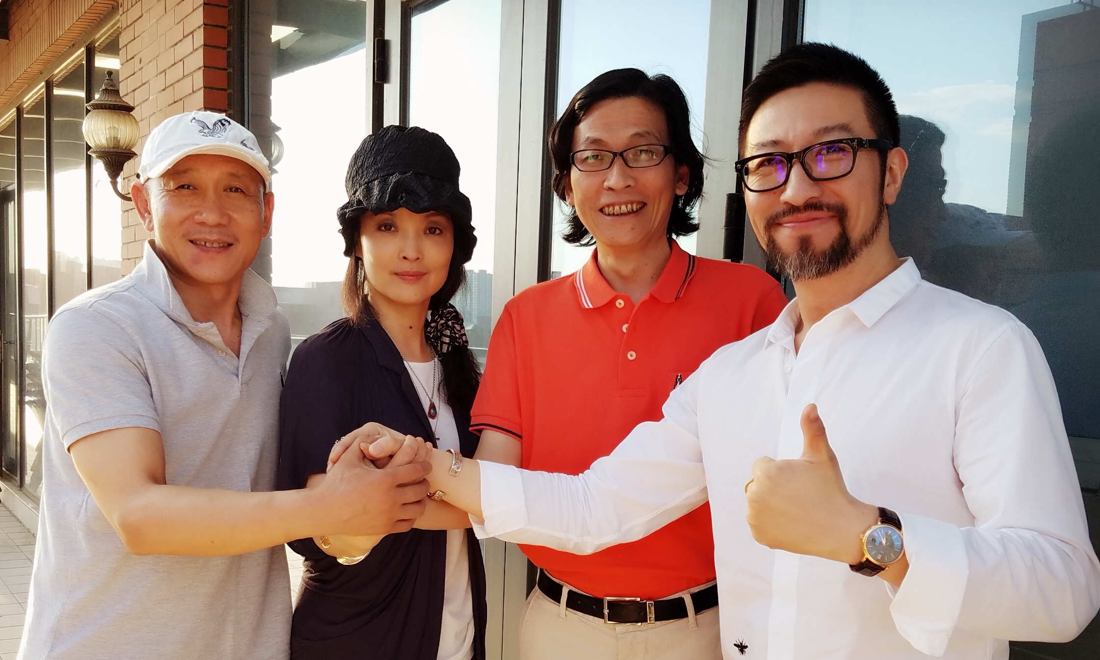 人:张闻君 热门影视剧幕后推手 导演,监制,制片人多重头衔 监制:肖齐