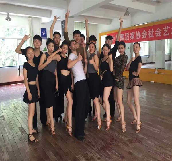 大连国际舞蹈学校成都校区2017年夏令营
