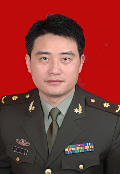 郑文杰:医学博士,第三军医大新桥医院骨科副主任医师,擅长脊柱