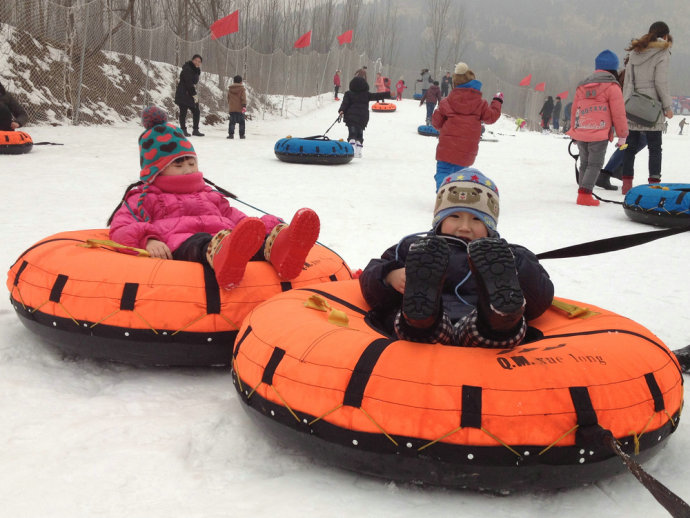 峄山滑雪场开始营业啦!朋友们来玩吧