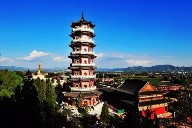 冶仙塔旅游风景区依冶仙塔而建,有着深厚的文化底蕴,冶仙塔是远近闻名