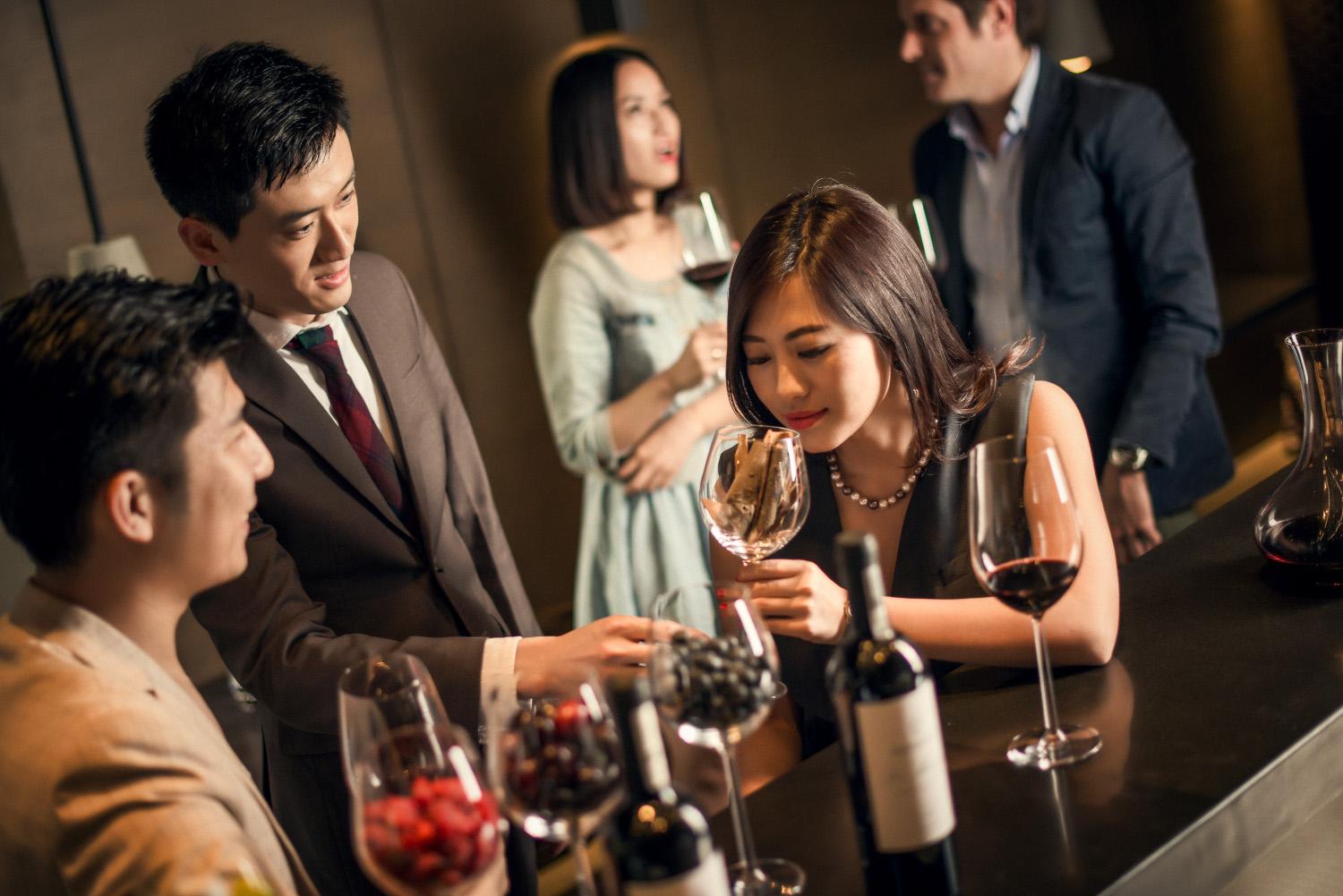 小薇智家洪雅分公司品酒会_如何制作微页- 兔展h5作品