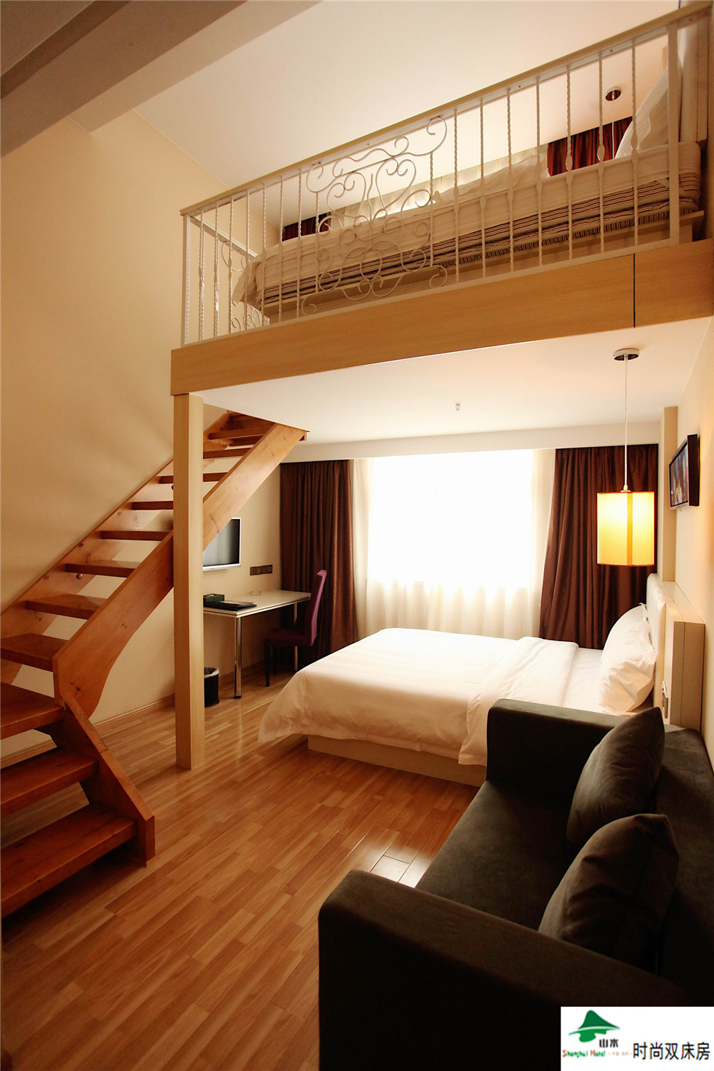 咸宁首家复式家庭主题酒店