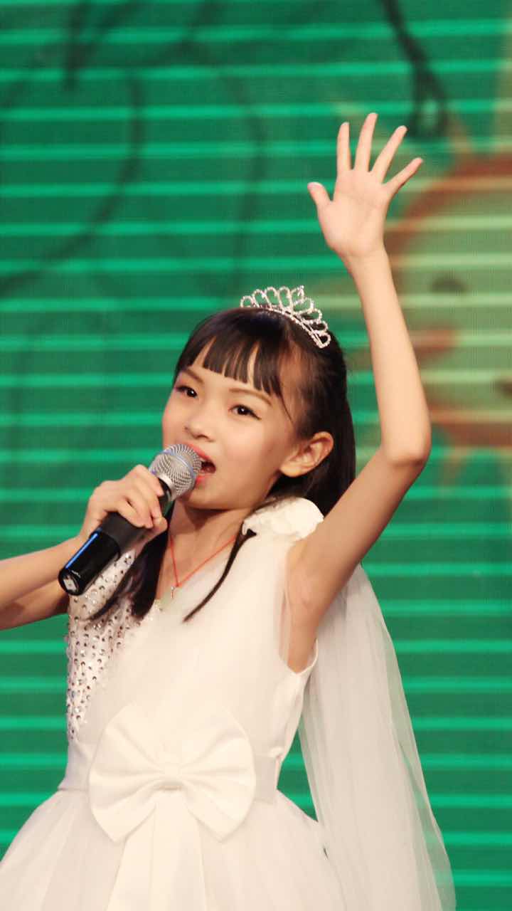 余菲菲《我爱老师的目光》