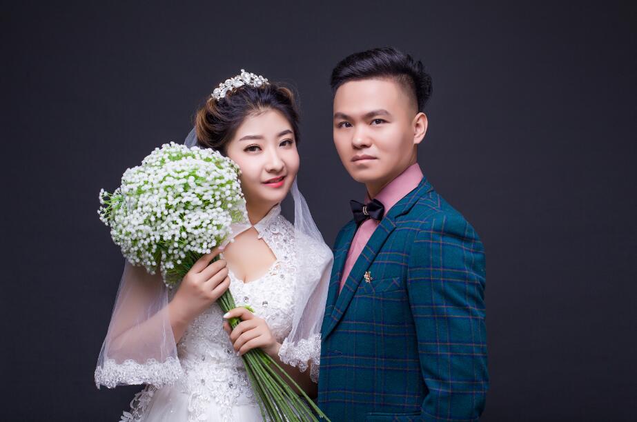 年5月13日12:30时 何泽锋   吕新哲 八一路金鼎轩饭店(伊州金马二楼