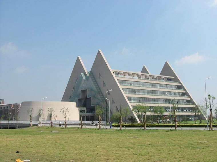 上海工程技术大学国际本硕连读自主招生考试_轻应用微场景app- 兔展h5