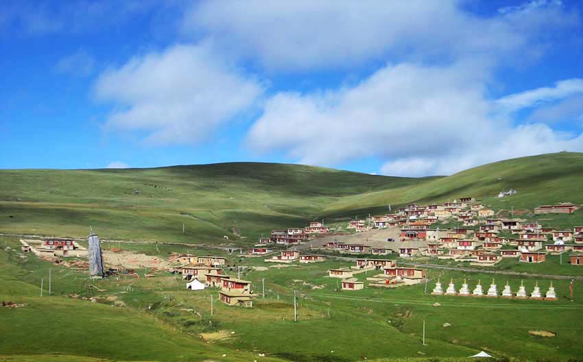 遥唤根本上师---秋央珠扎仁波切