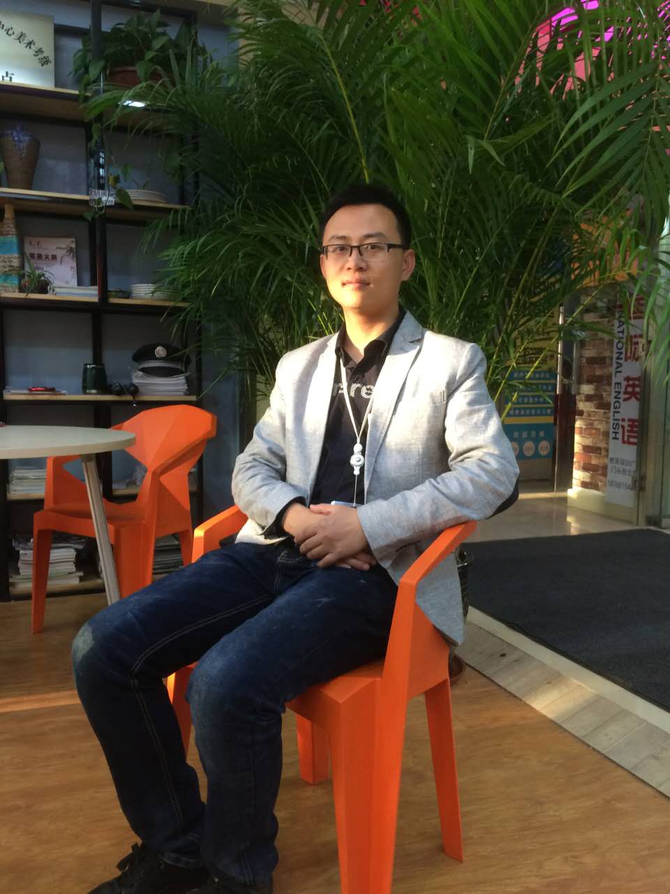 于 潜 王金明美术教育奎文校区校长 周 凯 王金明美术教育优秀书法