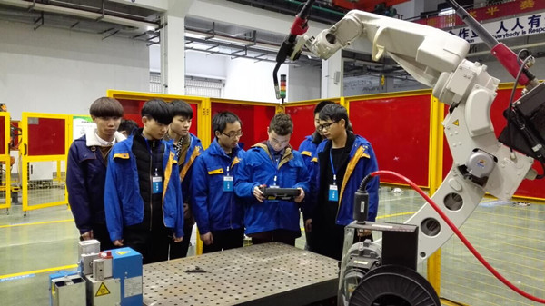 湖南汽车工程职业学院工业机器人技术专业——未来超乎你的想象