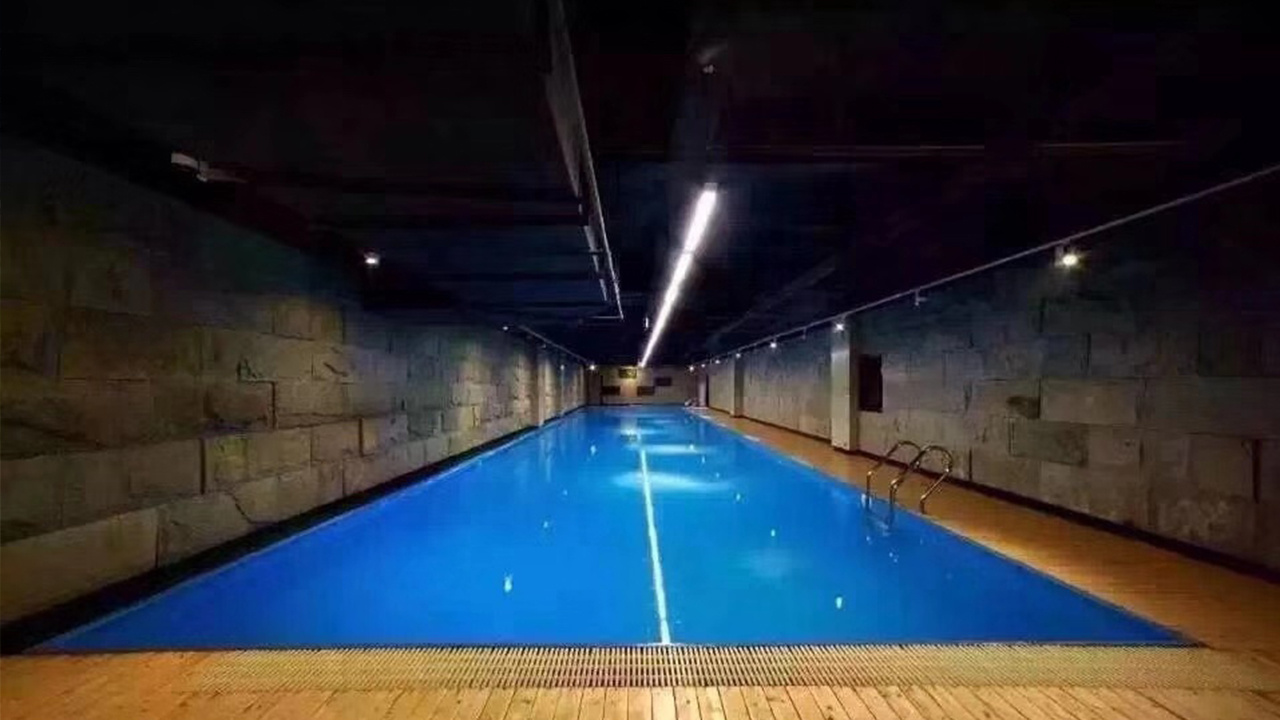 安踏