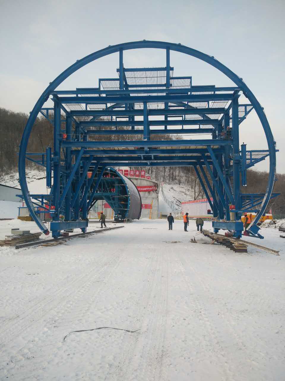 隧道防水板铺设台车,喷淋养护台车介绍