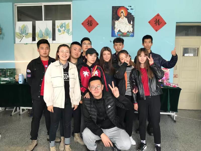 广告163018班web前端设计